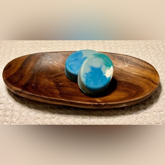 One set left- Hand crafted set of two artisan guest soaps - Picture 5 of 6